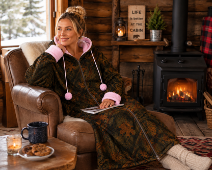 TrailCrest Women's Pink Camo Polar Fleece / Camo & PInk Lightweigh Bathrobe Plush House Robe